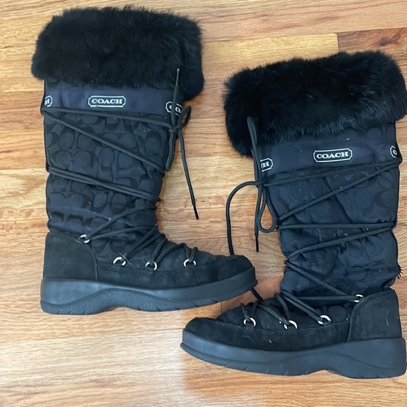 All black size 7.5 designer snow boots barely used! - Picture 3 of 4
